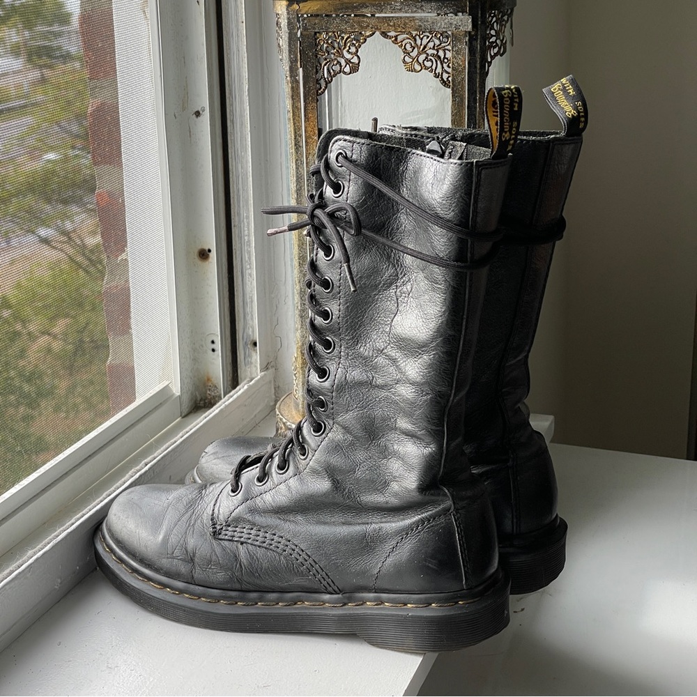 Vintage Dr. Martens Black Boots 1B99 VIRGINIA LEATHER MID CALF 14 hole - Picture 5 of 12